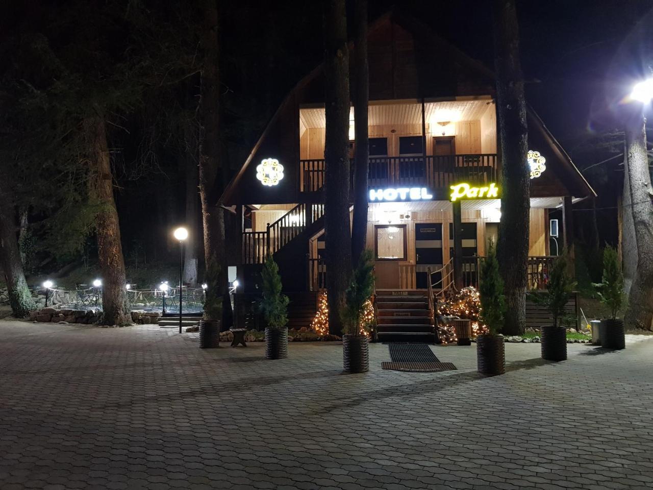 Park Hotel Kutaisi Bagian luar foto