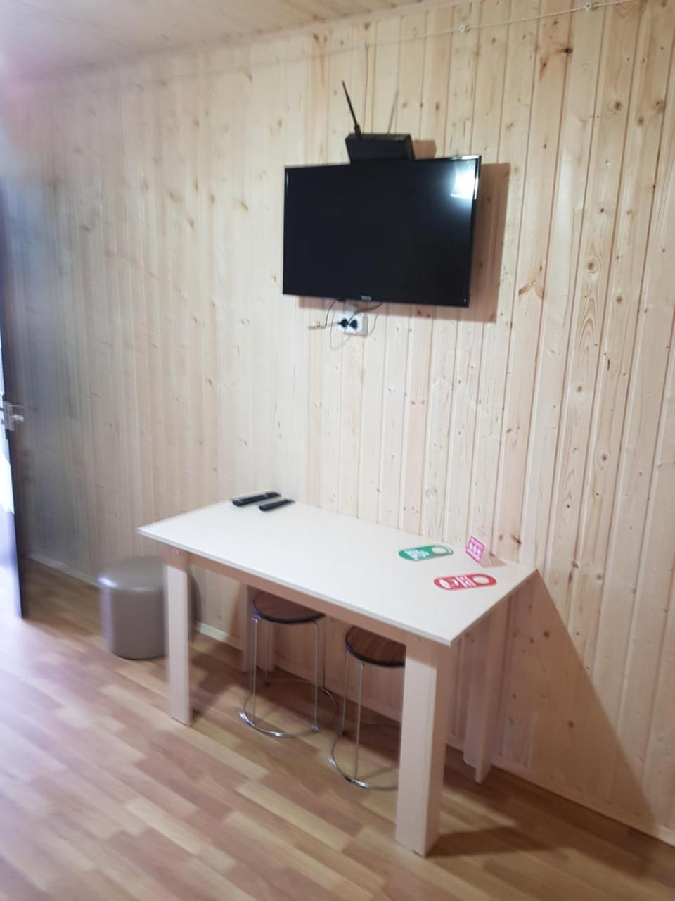 Park Hotel Kutaisi Bagian luar foto