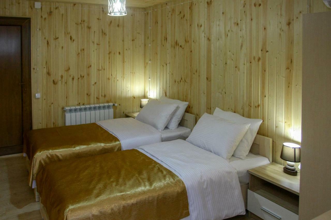 Park Hotel Kutaisi Bagian luar foto