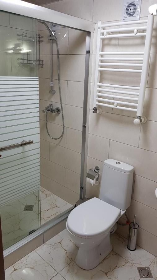 Park Hotel Kutaisi Bagian luar foto