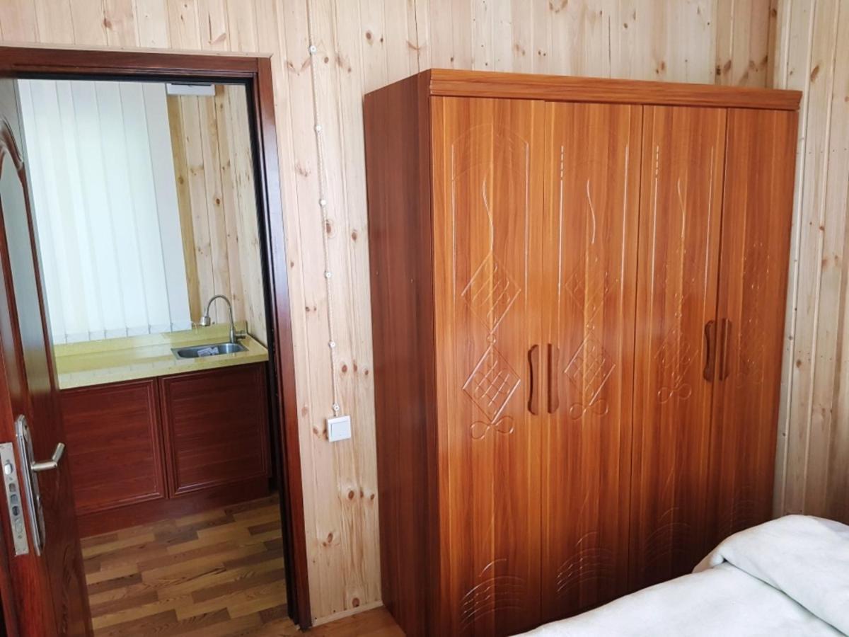 Park Hotel Kutaisi Bagian luar foto